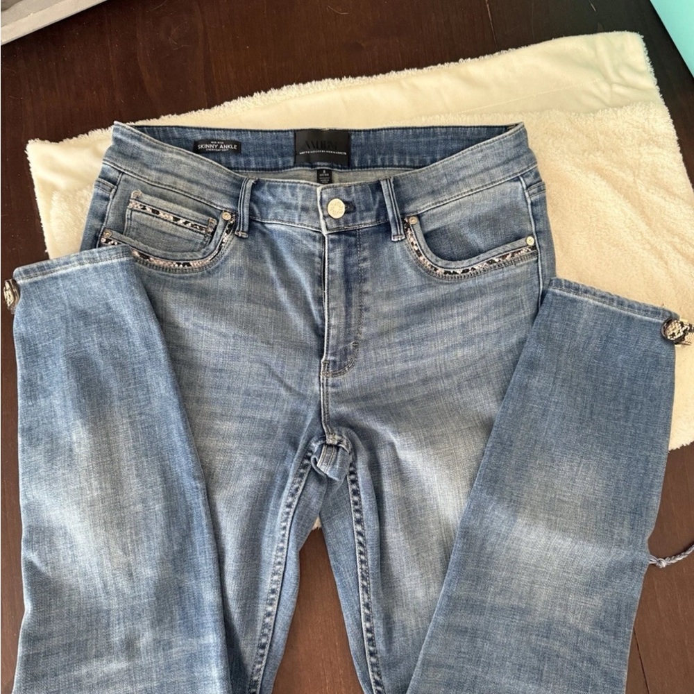 White House Black Market Skinny Ankle Jeans With Zipper And Buckles Size 8